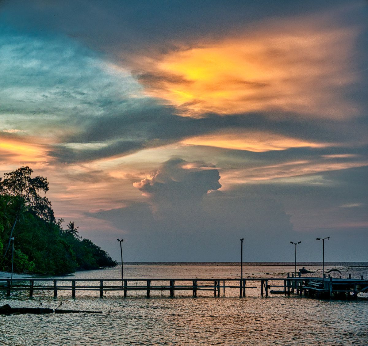 Pantai saat Sunset