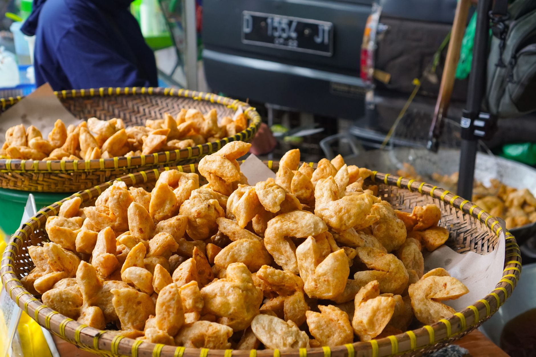 Camilan gorengan di pasar tradisional