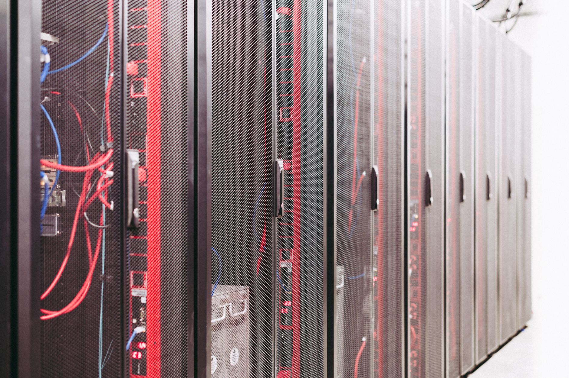 Pusat data dan infrastruktur komputasi